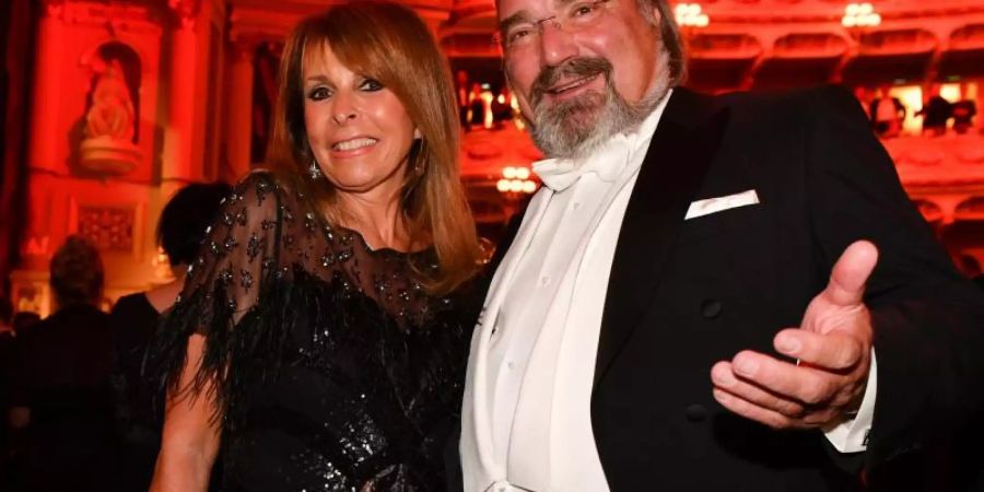 Ireen Sheer und ihr Mann Klaus-Jürgen Kahl beim Semperopernball in Dresden. Foto: Jens Kalaene
