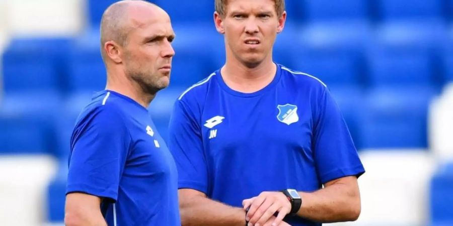 Alfred Schreuder (l) übernimmt in Hoffenheim das Traineramt von Julian Nagelsmann. Foto: Uwe Anspach