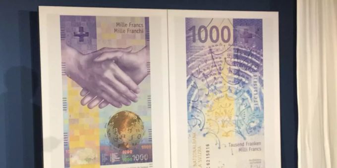 Handschlag drauf - So sieht die neue 1000er-Note aus