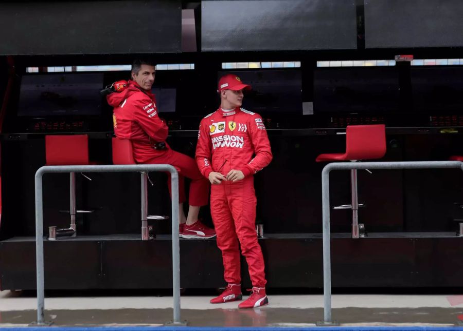 Mick Schumacher beim Formel-1-Test für Ferrari in Bahrain.