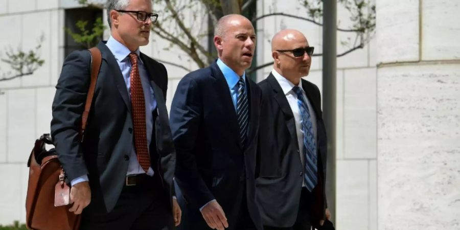 Avenatti (M.) bei Ankunft vor Gericht in Santa Ana