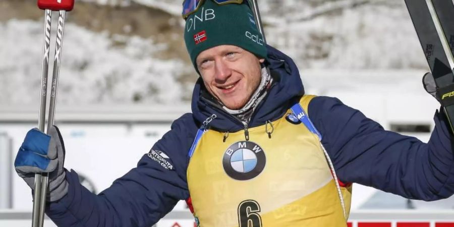 Der Norweger Johannes Thinges Bö hat die Rennjury auf einen Fehler aufmerksam gemacht und Weltcuppunkte verloren. Foto: Jeff Mcintosh/The Canadian Press/AP/