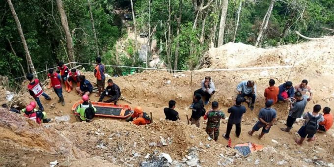 Nord Sulawesi - Mindestens sieben Tote bei Einsturz von illegaler Goldmine in Indonesien