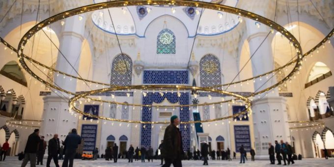Erdogan weiht Istanbuler Camlica-Moschee ein Erdogan weiht Istanbuler Camlica-Moschee ein