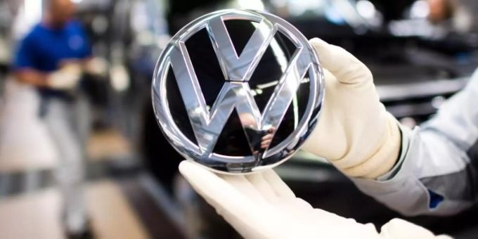 VW droht im Prozess um den Abgasskandal eine heftige Niederlage. Foto: Julian Stratenschulte Abgasskandal