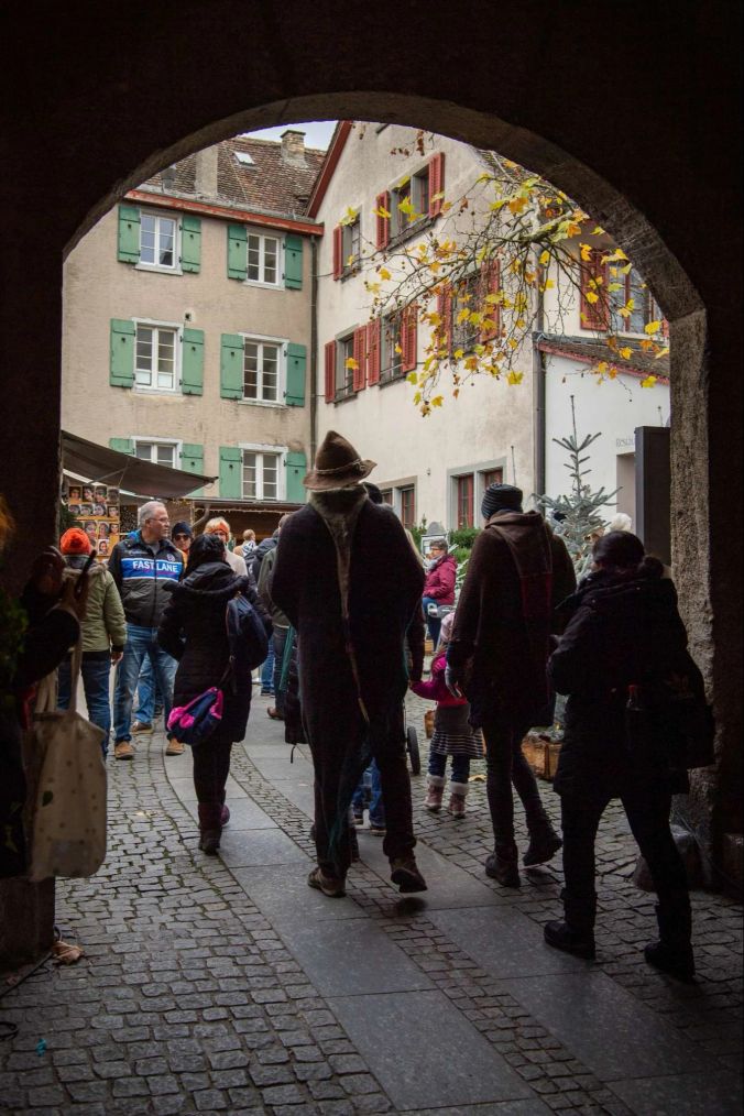 Das Schloss Laufen bietet die perfekte Kulisse für den Mittelalter Weihnachtsmärt.