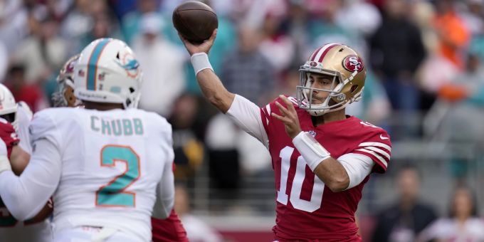 Jimmy Garoppolo (San Francisco 49ers) verletzt sich im Spiel der NFL gegen die Miami Dolphins am Fuss. NFL 49ers Dolphins Garoppolo