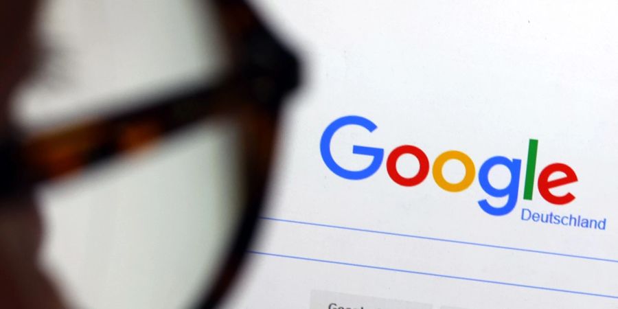 Der Google-Konzern Alphabet muss nach Einschätzung des Bundeskartellamtes seinen Nutzern mehr Wahlmöglichkeiten bei der Verarbeitung ihrer Daten einräumen.