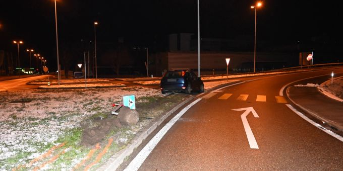 Oberbüren: Lenkerin prallt gegen Kandelaber Oberbüren: Lenkerin prallt gegen Kandelaber