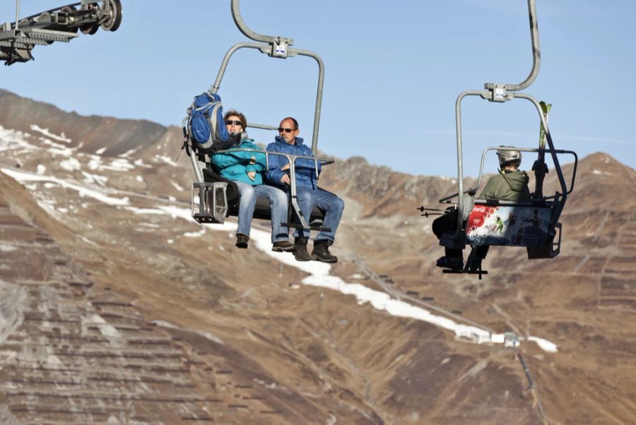 Aufgrund des milden Wetters zieht es viele Wanderinnen und Biker auch im November in die Berge.