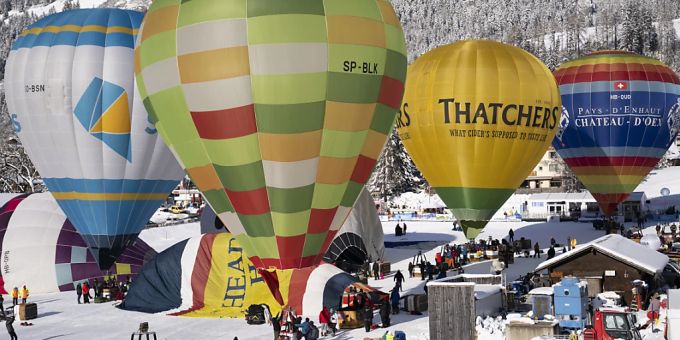 Rund 60 Heissluftballons und ebenso viele Piloten aus 15 Ländern sind für das internationale Ballonfestival in Château-d'Oex im Waadtland angekündigt. Rund 60 Heissluftballons und ebenso viele Piloten aus 15 Ländern sind für das internationale Ballonfestival in Château-d'Oex im Waadtland angekündigt.