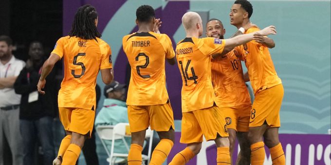 Die Holländer jubeln an der WM 2022 über den Einzug in den Achtelfinal. wm 2022