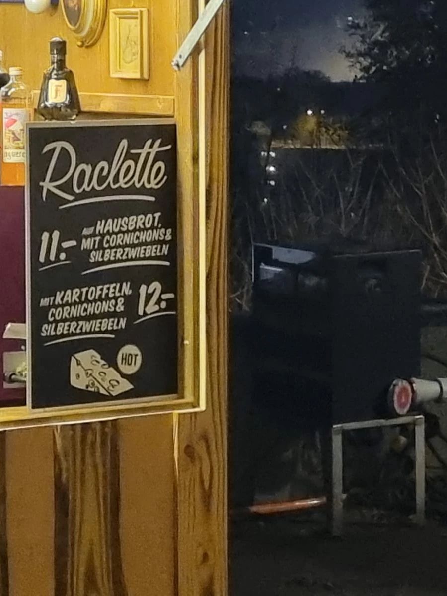 Anders sieht es beim Raclette aus: Kostet dieses in Bern mit Kartoffeln, Cornichons und Silberzwiebeln zwölf Franken...