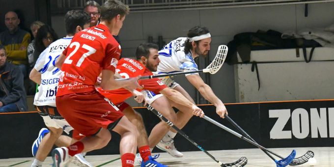 UHC Thun im Spiel gegen die Kloten-Dietlikon Jets. UHC Thun im Spiel gegen die Kloten-Dietlikon Jets.