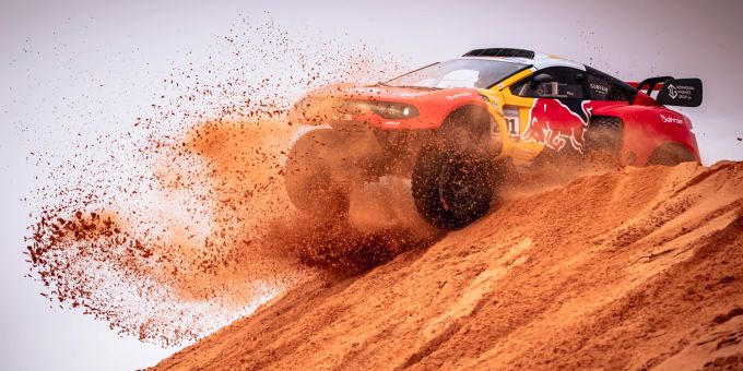 Sebastien Loeb im Einsatz an der Rallye Dakar. Sebastien Loeb Rallye Dakar
