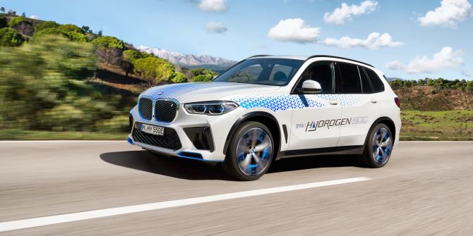 2023 BMW iX5 Hydrogen