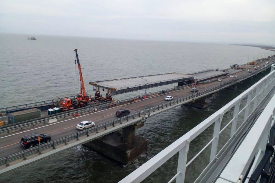 Zwei Teilstücke der Krim-Brücke waren dabei eingestürzt.