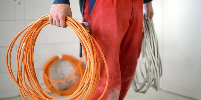 Energiepreise, Materialpreise und Sozialversicherungsbeiträge sind im Handwerk gestiegen. Kunden müssen sich darauf einstellen, dass es auch für sie teurer wird. Energiepreise, Materialpreise und Sozialversicherungsbeiträge sind im Handwerk gestiegen. Kunden müssen sich darauf einstellen, dass es auch für sie teurer wird.