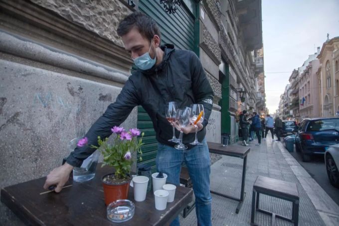 Italienische Restaurants dürfen über die Osterfeiertage Gäste nur per Take Away bedienen. (Symbolbild) Coronavirus Italien Restaurant