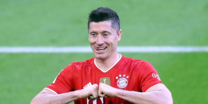 Lewandowski kann am Samstag den historischen Bundesliga-Torrekord von Gerd Müller knacken, momentan stehen beide gleichauf bei 40 Toren. Foto: Matthias Schrader/AP-Pool/dpa Lewandowski Bayern München