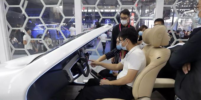 Um sich von der Abhängigkeit der US-amerikanischen Zulieferer loszueisen plant Huawei, sich in Zukunft unter anderem auf die technologischen Komponenten selbstfahrender Autos zu konzentrieren. Im Bild eine intelligente Cockpitlösung von Huawei an der Beijing International Automotive Exhibition 2020. Innovation