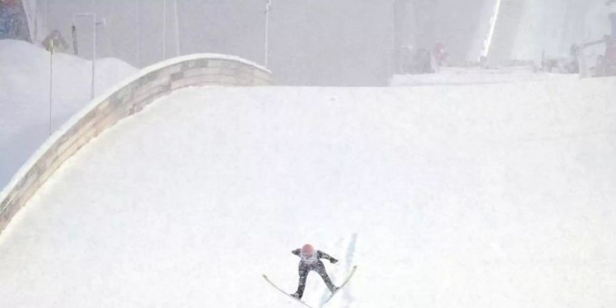 Im Teamwettbewerb haben die deutschen Springer bei der WM in Oberstdorf gute Chancen aufs Treppchen. Foto: Daniel Karmann/dpa
