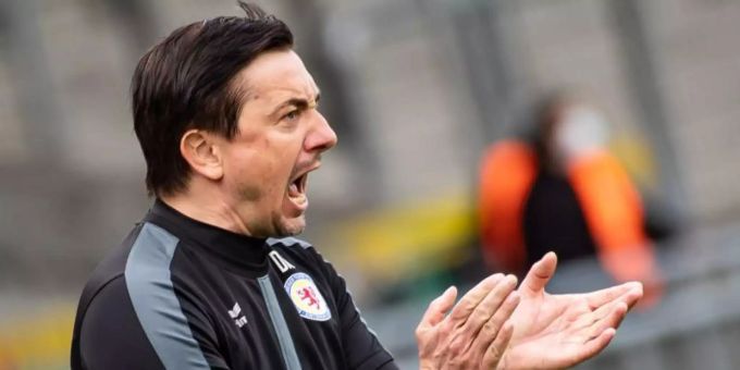 Geht nicht mit Eintracht Braunschweig in die 3. Liga: Trainer Daniel Meyer. Foto: Swen Pförtner/dpa Geht nicht mit Eintracht Braunschweig in die 3. Liga: Trainer Daniel Meyer. Foto: Swen Pförtner/dpa