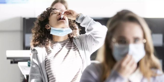 Holpriger Start - Eltern stellen sich bei Massentests an Schulen quer