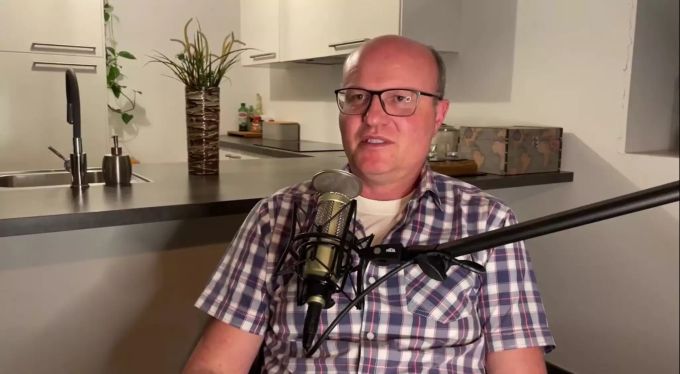 Andreas Heisler kritisierte den Kanton Luzern in einem Gespräch mit dem Corona-kritischen Youtube-Channel «StrickerTV». Andreas Heisler Arzt Coronavirus