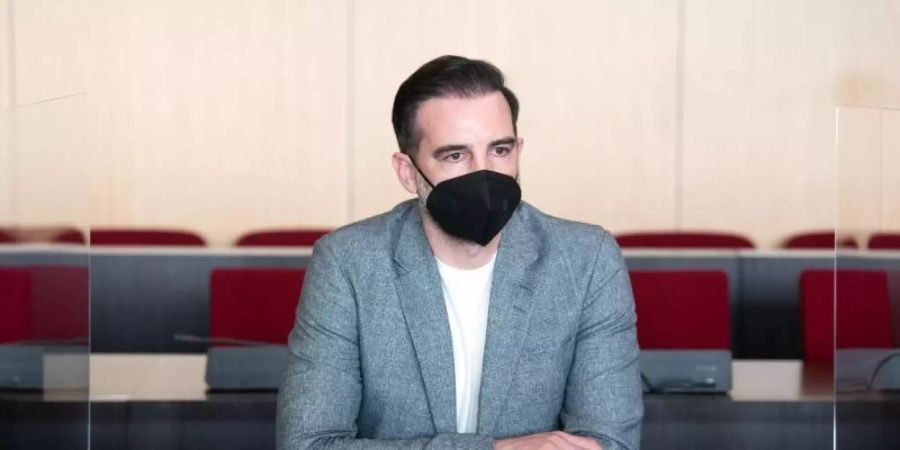 Christoph Metzelder im Amtsgericht Düseldorf. Das Urteil gegen den ehemaligen Nationalspieler ist rechtskräftig. Foto: Federico Gambarini/dpa