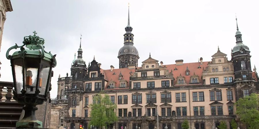 ARCHIV - Das Residenzschloss mit dem historischen Grünen Gewölbe der Staatlichen Kunstsammlungen Dresden. Foto: Sebastian Kahnert/dpa-Zentralbild/dpa