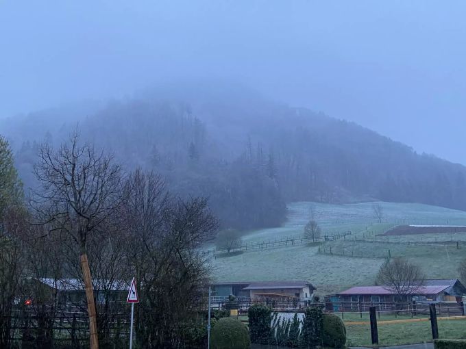 Blick auf den Belpberg BE am Montagmorgen. ski Viehweid