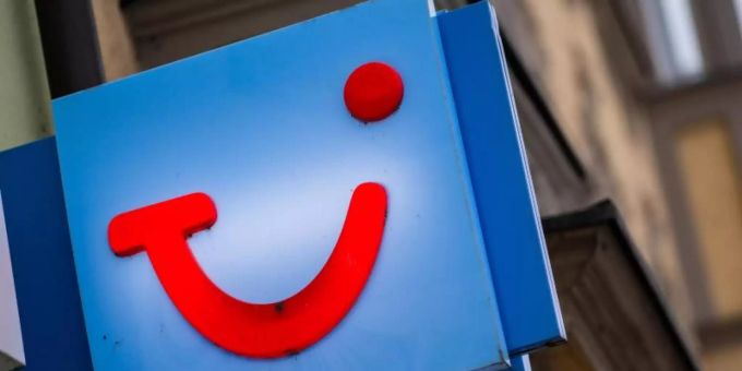 Tui entschuldigt sich: Ein fehlerhaftes Software-Update habe dazu geführt, dass auf manchen Konten Vorab-Autorisierungen für Zahlungen erfolgten. Foto: Nicolas Armer/dpa Tui entschuldigt sich: Ein fehlerhaftes Software-Update habe dazu geführt, dass auf manchen Konten Vorab-Autorisierungen für Zahlungen erfolgten. Foto: Nicolas Armer/dpa