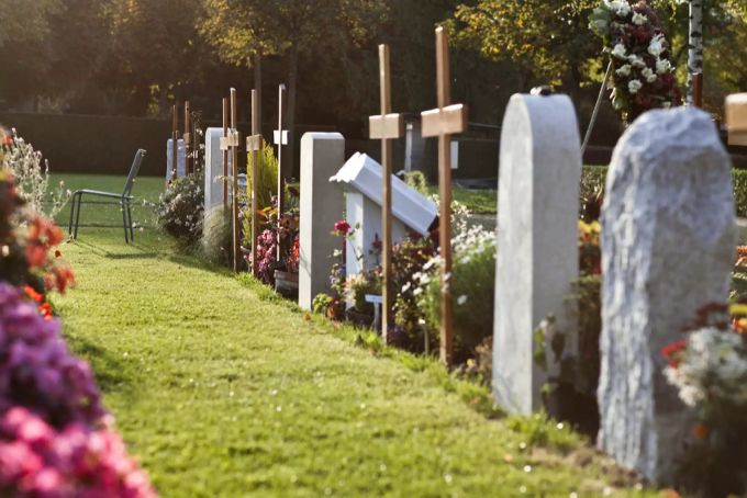 Auf dem Schosshaldefriedhof Tierbestattungen