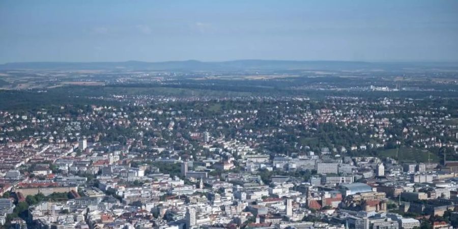 Die Stuttgarter Innenstadt: Die Landeshauptstadt Baden-Württembergs ist die teuerste Grossstadt für Mieter. Foto: Marijan Murat/dpa