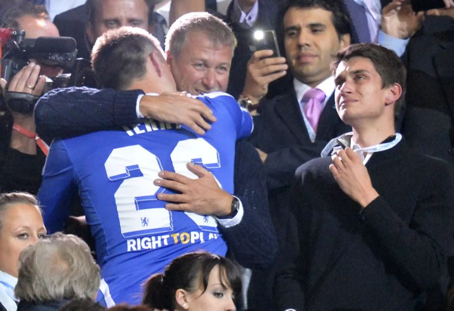 Der Oligarch holt mit den «Blues» 2012 den Champions-League-Titel.