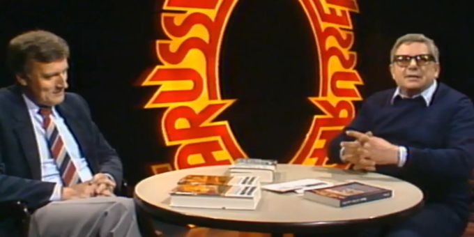 Urs Bitterli (rechts) spricht im Karussell von SRF im Jahr 1986. Urs Bitterli