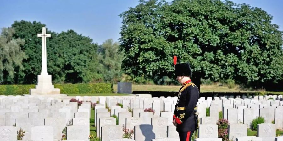 New report says the British Empire did not treat all World War I dead equally.