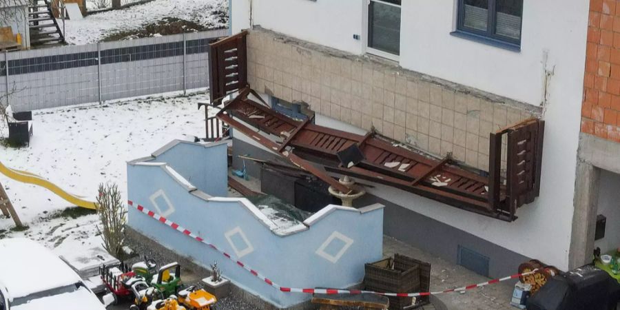 Balkon Absturz Verletzte