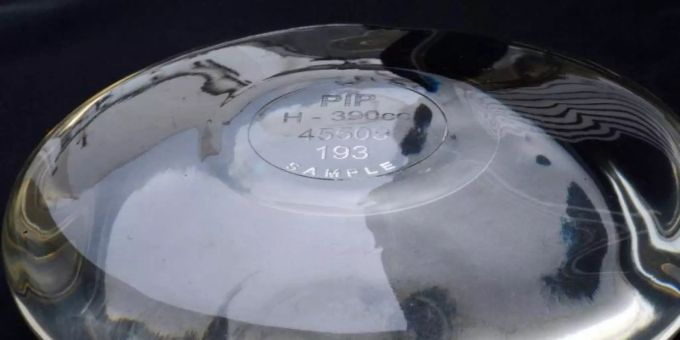 Im Skandal um minderwertige Brustimplantate des französischen Herstellers Poly Implant Prothèse (PIP) hat das Pariser Berufungsgericht die Verantwortung des TÜV Rheinland festgestellt. Foto: Gerard Julien/AFP/dpa Im Skandal um minderwertige Brustimplantate des französischen Herstellers Poly Implant Prothèse (PIP) hat das Pariser Berufungsgericht die Verantwortung des TÜV Rheinland festgestellt. Foto: Gerard Julien/AFP/dpa