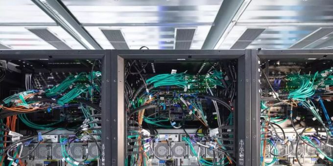 Die Unternehmen in Deutschland haben immer weniger Vorbehalte gegen den Einsatz von Künstlicher Intelligenz (KI). Foto: Sebastian Gollnow/dpa Die Unternehmen in Deutschland haben immer weniger Vorbehalte gegen den Einsatz von Künstlicher Intelligenz (KI). Foto: Sebastian Gollnow/dpa