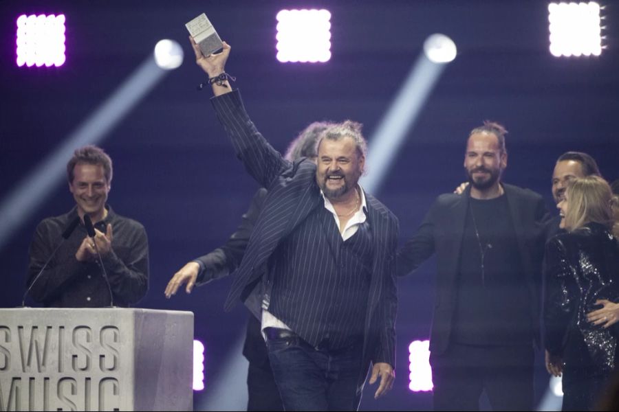 Patent Ochsner gewann als «Best Live Act» an den SMAs 2024.