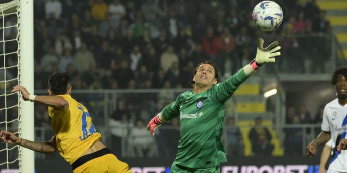 Yann Sommer bleibt auch gegen Frosinone ohne Gegentor. Yann Sommer