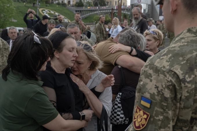 Der Angriffskrieg von Wladimir Putin löst in der Ukraine ein unendliches Leid aus. kolumne bachmann roth