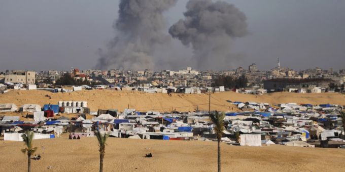 Luftangriff - Helfer melden Dutzende Opfer in Rafah-Flüchtlingslager