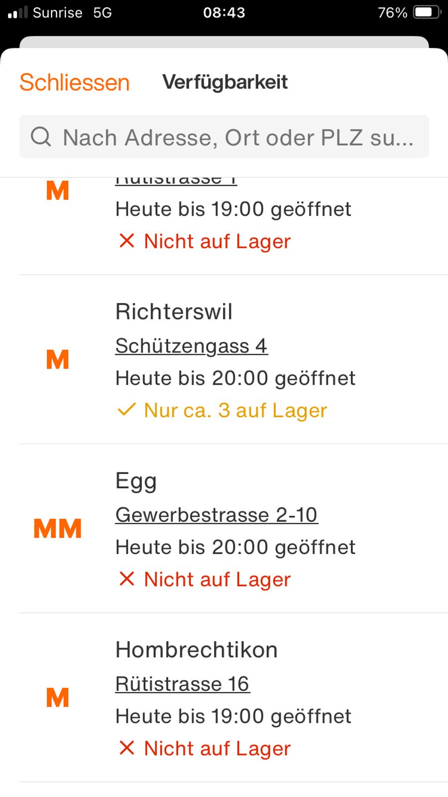 Auch ein Blick in die Migros-App zeigt: Vielerorts herrscht gähnende Leere.