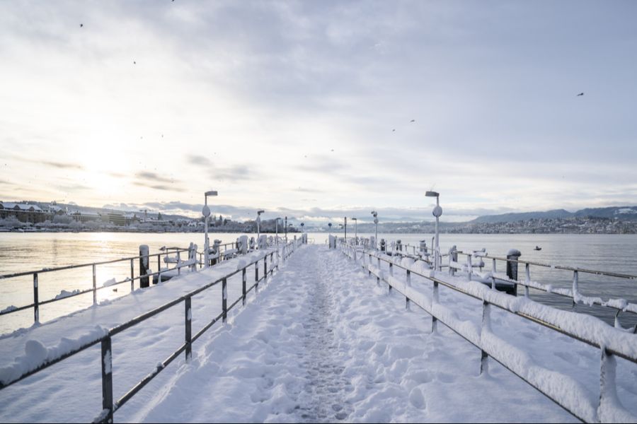 Am Wochenende zeigt sich die Sonne vermehrt, es fällt nur wenig Schnee.