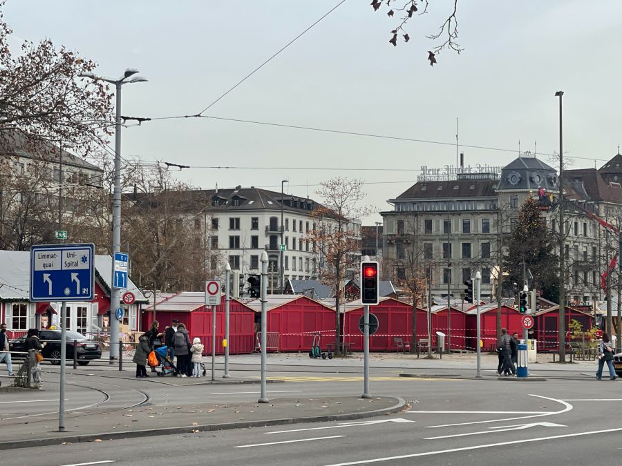 Obwohl Weihnachten noch mehr als einen Monat entfernt ist, ist bereits ein Hauch von Feststimmung spürbar.