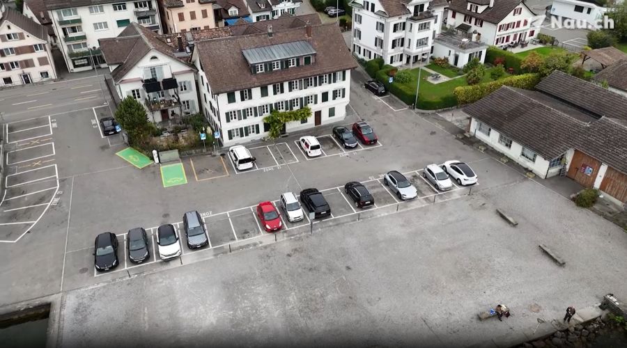 Dieser Parkplatz in Stäfa ZH sorgt für Verwirrung.