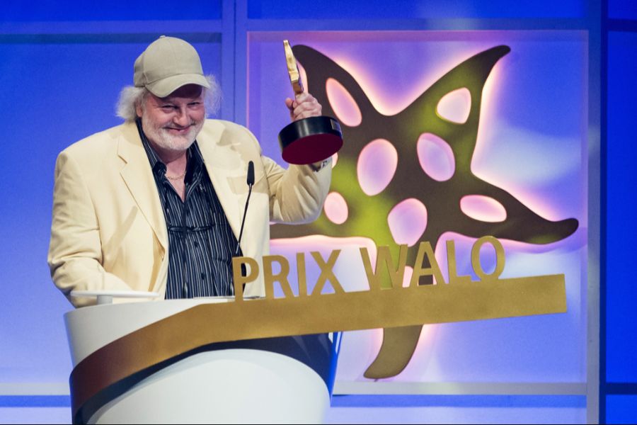 2015 wurde er mit einem Prix Walo ausgezeichnet.